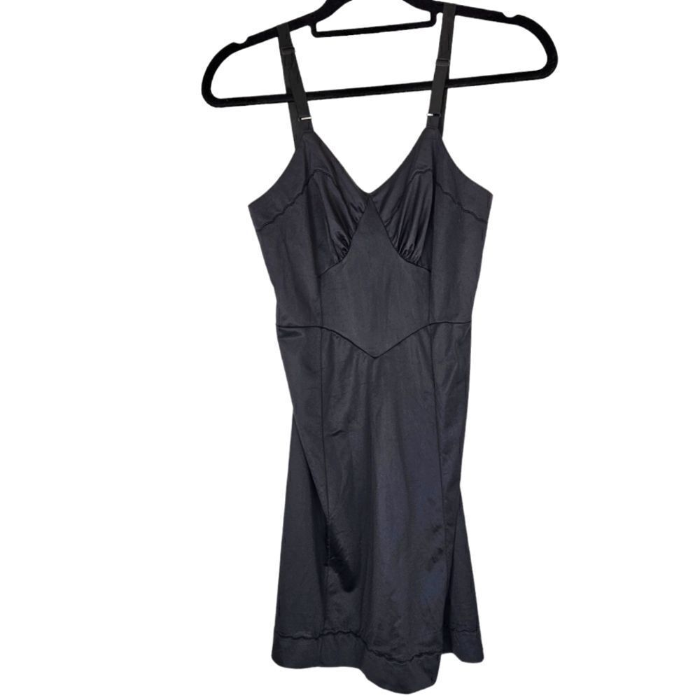 Vintage '60s Aristocraft By Superior Black Satin V-Neck Tailored Slip Chemise 34